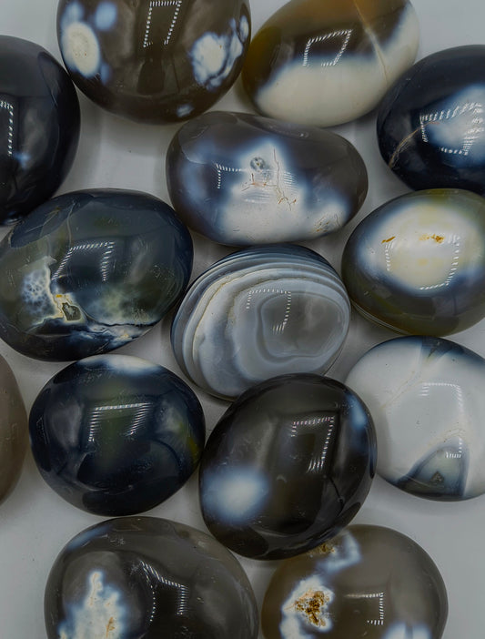 Orca Agate Palm Stone